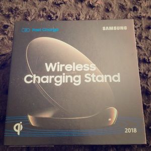 BRAND NEW SAMSUNG WIRELESS CHARGING STAND📱💕